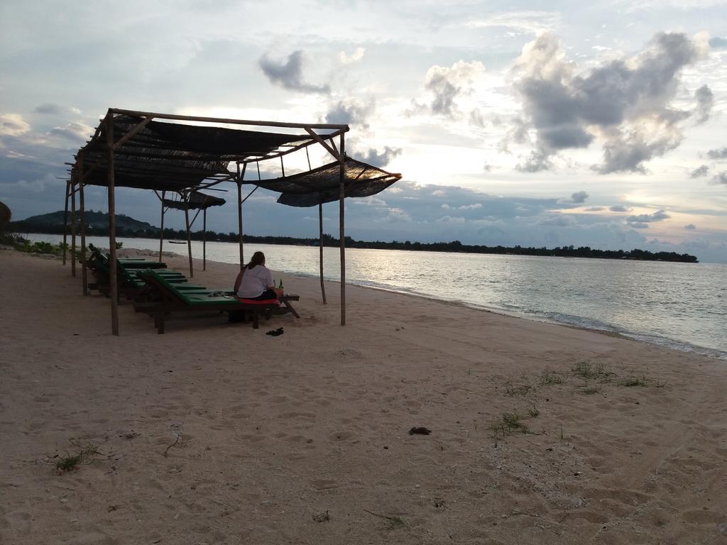 Balenta Bungalow Gili Meno Hotell Exteriör bild