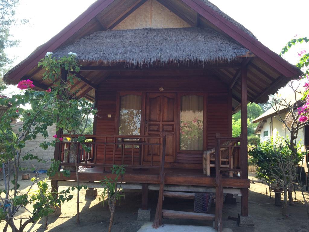 Balenta Bungalow Gili Meno Hotell Exteriör bild