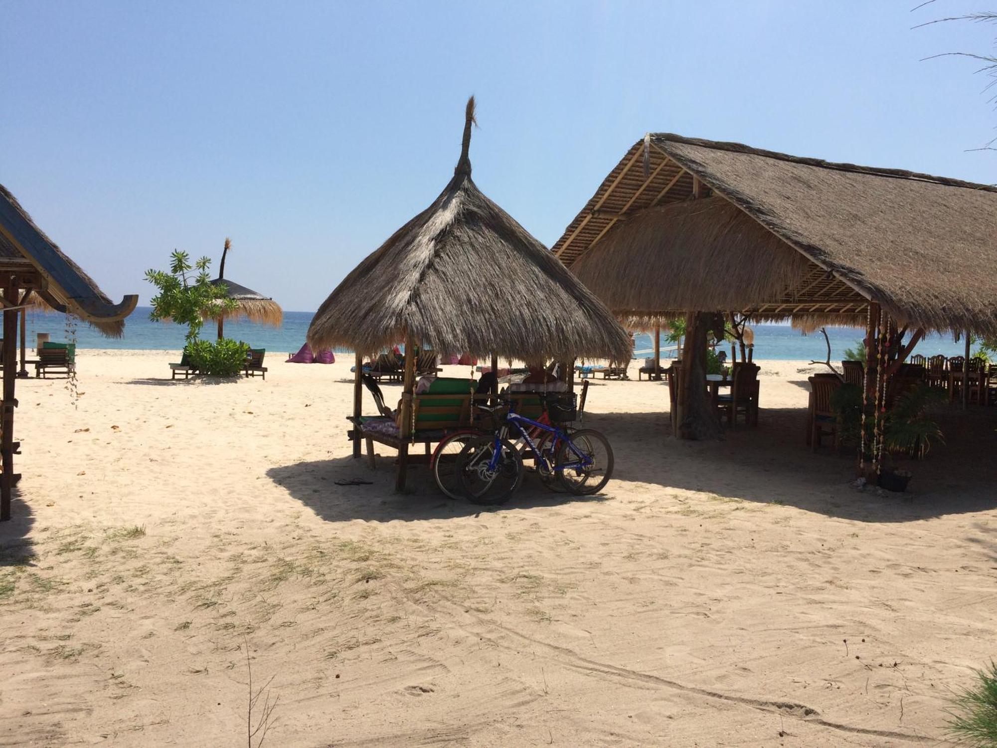 Balenta Bungalow Gili Meno Hotell Exteriör bild