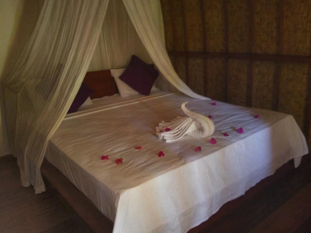 Balenta Bungalow Gili Meno Hotell Exteriör bild