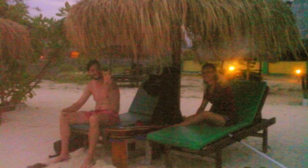 Balenta Bungalow Gili Meno Hotell Exteriör bild