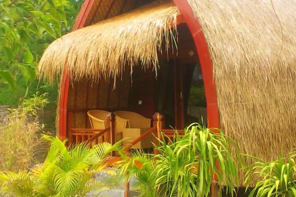 Balenta Bungalow Gili Meno Hotell Exteriör bild
